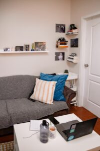 laptop-computer-on-a-white-wooden-table-3959919