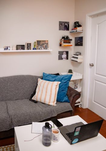 laptop-computer-on-a-white-wooden-table-3959919